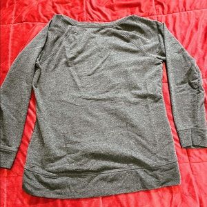 Women’s crew neck kangaroo pouch sweater